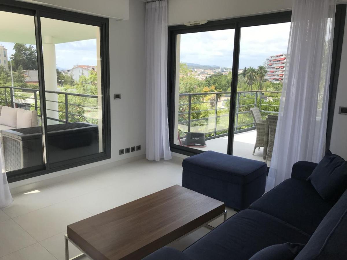 Apartment Montfleury: Dual Terrace Retreat Near Croisette *